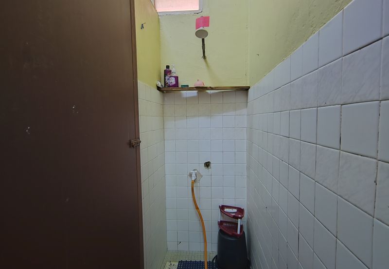 RUMAH TERES SETINGKAT DI TAMAN SAFIAH MURNI, PADANG MENGKUANG, BUKIT PAYONG TERENGGANU