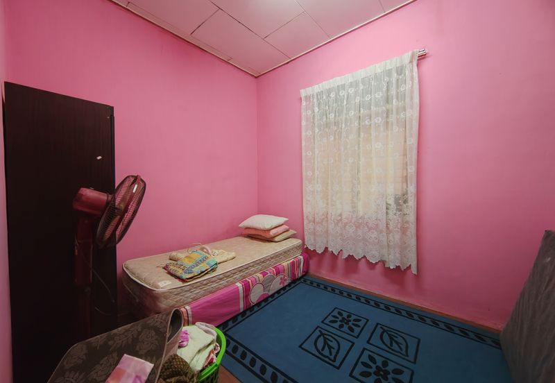 RUMAH TERES SETINGKAT DI TAMAN SAFIAH MURNI, PADANG MENGKUANG, BUKIT PAYONG TERENGGANU