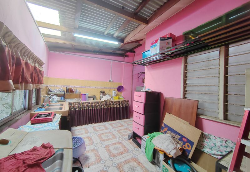 RUMAH TERES SETINGKAT DI TAMAN SAFIAH MURNI, PADANG MENGKUANG, BUKIT PAYONG TERENGGANU