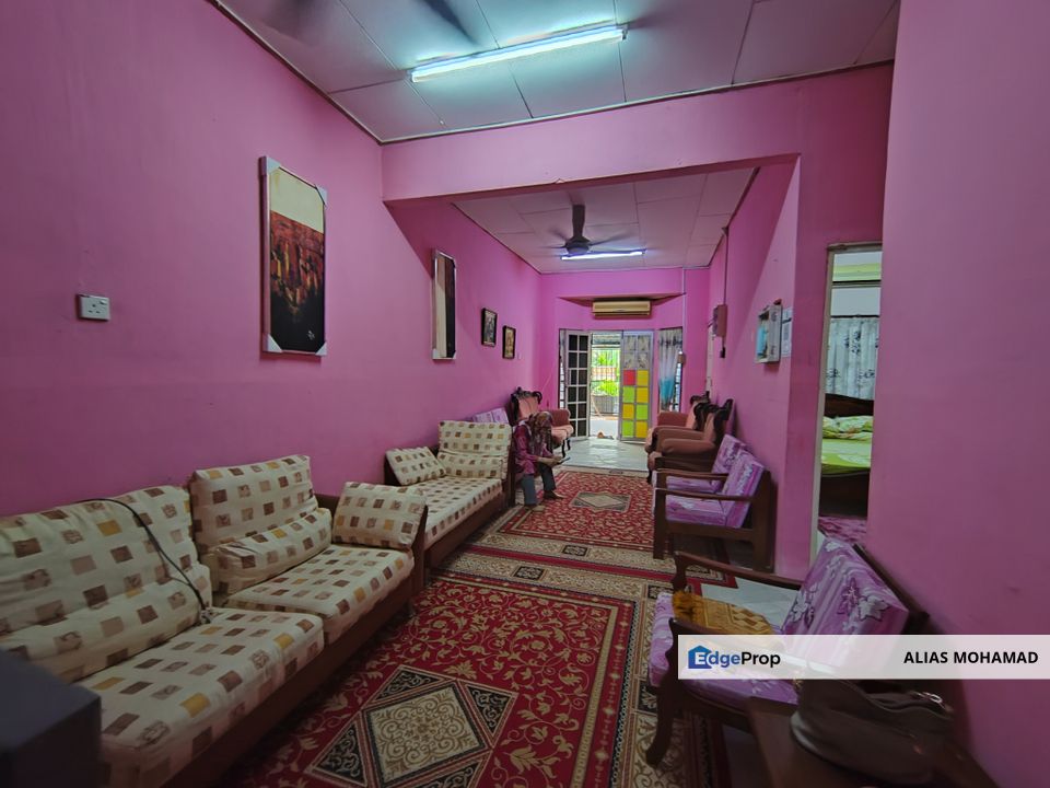 RUMAH TERES SETINGKAT DI TAMAN SAFIAH MURNI, PADANG MENGKUANG, BUKIT PAYONG TERENGGANU, Terengganu, Marang