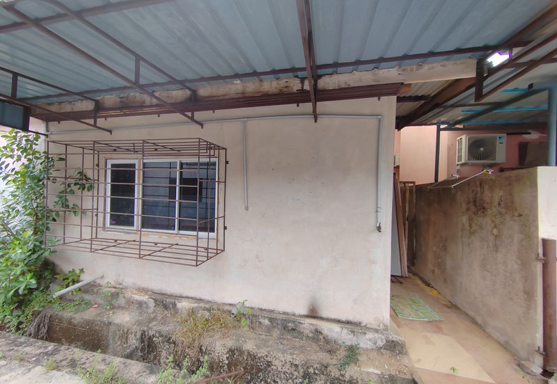 RUMAH TERES SETINGKAT DI TAMAN SAFIAH MURNI, PADANG MENGKUANG, BUKIT PAYONG TERENGGANU