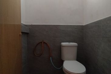 [𝐂𝐎𝐑𝐍𝐄𝐑 𝐋𝐎𝐓] 𝐑𝐮𝐦𝐚𝐡 𝐓𝐞𝐫𝐞𝐬 𝐒𝐞𝐭𝐢𝐧𝐠𝐤𝐚𝐭 𝐝𝐢 𝐓𝐚𝐦𝐚𝐧 𝐀𝐥 𝐀𝐦𝐢𝐧, 𝐁𝐮𝐤𝐢𝐭 𝐏𝐚𝐲𝐨𝐧𝐠, 𝐓𝐞𝐫𝐞𝐧𝐠𝐠𝐚𝐧𝐮