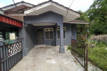 [𝐂𝐎𝐑𝐍𝐄𝐑 𝐋𝐎𝐓] 𝐑𝐮𝐦𝐚𝐡 𝐓𝐞𝐫𝐞𝐬 𝐒𝐞𝐭𝐢𝐧𝐠𝐤𝐚𝐭 𝐝𝐢 𝐓𝐚𝐦𝐚𝐧 𝐀𝐥 𝐀𝐦𝐢𝐧, 𝐁𝐮𝐤𝐢𝐭 𝐏𝐚𝐲𝐨𝐧𝐠, 𝐓𝐞𝐫𝐞𝐧𝐠𝐠𝐚𝐧𝐮