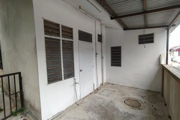 [𝐂𝐎𝐑𝐍𝐄𝐑 𝐋𝐎𝐓] 𝐑𝐮𝐦𝐚𝐡 𝐓𝐞𝐫𝐞𝐬 𝐒𝐞𝐭𝐢𝐧𝐠𝐤𝐚𝐭 𝐝𝐢 𝐓𝐚𝐦𝐚𝐧 𝐀𝐥 𝐀𝐦𝐢𝐧, 𝐁𝐮𝐤𝐢𝐭 𝐏𝐚𝐲𝐨𝐧𝐠, 𝐓𝐞𝐫𝐞𝐧𝐠𝐠𝐚𝐧𝐮