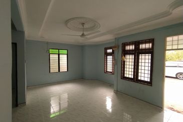 [𝐂𝐎𝐑𝐍𝐄𝐑 𝐋𝐎𝐓] 𝐑𝐮𝐦𝐚𝐡 𝐓𝐞𝐫𝐞𝐬 𝐒𝐞𝐭𝐢𝐧𝐠𝐤𝐚𝐭 𝐝𝐢 𝐓𝐚𝐦𝐚𝐧 𝐀𝐥 𝐀𝐦𝐢𝐧, 𝐁𝐮𝐤𝐢𝐭 𝐏𝐚𝐲𝐨𝐧𝐠, 𝐓𝐞𝐫𝐞𝐧𝐠𝐠𝐚𝐧𝐮