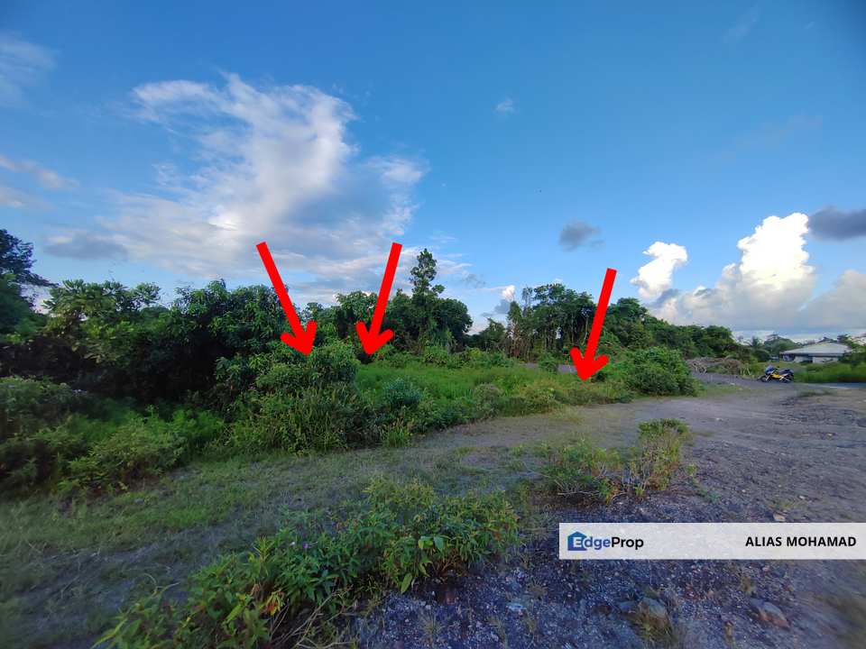 𝐋𝐨𝐭 𝐁𝐚𝐧𝐠𝐥𝐨 𝐒𝐚𝐢𝐳 𝟓𝟓𝟑𝐦² &  𝐒𝐞𝐩𝐚𝐬𝐚𝐧𝐠 𝐋𝐨𝐭 𝐒𝐞𝐦𝐢-𝐃 𝐬𝐚𝐢𝐳 𝟐𝟖𝟐𝐦² 𝐝𝐢 𝐊𝐠. 𝐒𝐮𝐫𝐚𝐮 𝐇𝐣. 𝐌𝐚𝐭 𝐙𝐢𝐧, , Terengganu, Marang