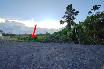 𝐋𝐨𝐭 𝐁𝐚𝐧𝐠𝐥𝐨 𝐒𝐚𝐢𝐳 𝟓𝟓𝟑𝐦² &  𝐒𝐞𝐩𝐚𝐬𝐚𝐧𝐠 𝐋𝐨𝐭 𝐒𝐞𝐦𝐢-𝐃 𝐬𝐚𝐢𝐳 𝟐𝟖𝟐𝐦² 𝐝𝐢 𝐊𝐠. 𝐒𝐮𝐫𝐚𝐮 𝐇𝐣. 𝐌𝐚𝐭 𝐙𝐢𝐧, 