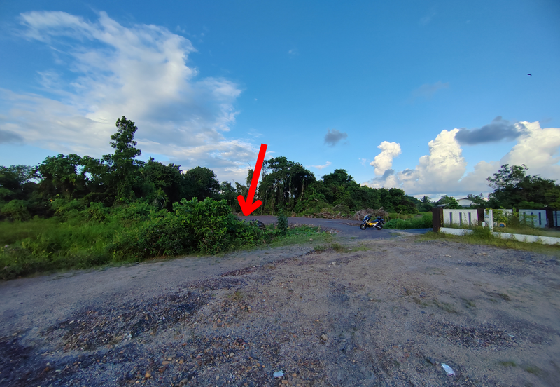 𝐋𝐨𝐭 𝐁𝐚𝐧𝐠𝐥𝐨 𝐒𝐚𝐢𝐳 𝟓𝟓𝟑𝐦² &  𝐒𝐞𝐩𝐚𝐬𝐚𝐧𝐠 𝐋𝐨𝐭 𝐒𝐞𝐦𝐢-𝐃 𝐬𝐚𝐢𝐳 𝟐𝟖𝟐𝐦² 𝐝𝐢 𝐊𝐠. 𝐒𝐮𝐫𝐚𝐮 𝐇𝐣. 𝐌𝐚𝐭 𝐙𝐢𝐧, 