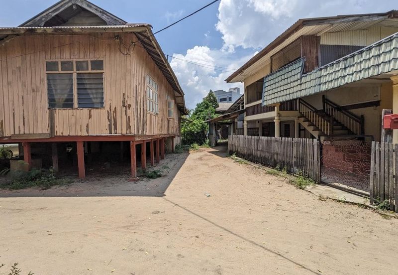 𝐓𝐚𝐧𝐚𝐡 𝐊𝐨𝐦𝐞𝐫𝐬𝐢𝐚𝐥 𝐬𝐚𝐢𝐳 𝟐𝟐𝟏𝟕𝐦² 𝐬𝐞𝐛𝐞𝐥𝐚𝐡 𝐁𝐮𝐥𝐚𝐭𝐚𝐧 𝐋𝐚𝐝𝐚𝐧𝐠 𝐝𝐢 𝐓𝐞𝐧𝐠𝐚𝐡 𝐏𝐮𝐬𝐚𝐭 𝐁𝐚𝐧𝐝𝐚𝐫 𝐊.𝐓𝐑𝐆