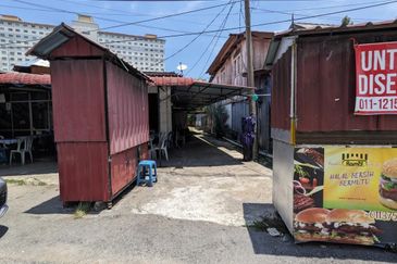 𝐓𝐚𝐧𝐚𝐡 𝐊𝐨𝐦𝐞𝐫𝐬𝐢𝐚𝐥 𝐬𝐚𝐢𝐳 𝟐𝟐𝟏𝟕𝐦² 𝐬𝐞𝐛𝐞𝐥𝐚𝐡 𝐁𝐮𝐥𝐚𝐭𝐚𝐧 𝐋𝐚𝐝𝐚𝐧𝐠 𝐝𝐢 𝐓𝐞𝐧𝐠𝐚𝐡 𝐏𝐮𝐬𝐚𝐭 𝐁𝐚𝐧𝐝𝐚𝐫 𝐊.𝐓𝐑𝐆