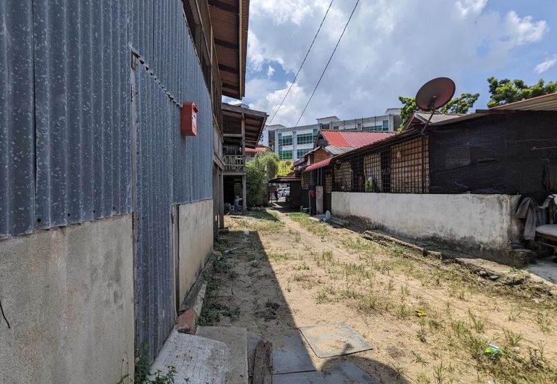 𝐓𝐚𝐧𝐚𝐡 𝐊𝐨𝐦𝐞𝐫𝐬𝐢𝐚𝐥 𝐬𝐚𝐢𝐳 𝟐𝟐𝟏𝟕𝐦² 𝐬𝐞𝐛𝐞𝐥𝐚𝐡 𝐁𝐮𝐥𝐚𝐭𝐚𝐧 𝐋𝐚𝐝𝐚𝐧𝐠 𝐝𝐢 𝐓𝐞𝐧𝐠𝐚𝐡 𝐏𝐮𝐬𝐚𝐭 𝐁𝐚𝐧𝐝𝐚𝐫 𝐊.𝐓𝐑𝐆