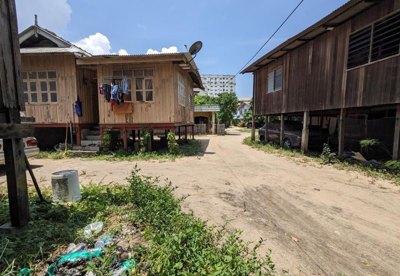 𝐓𝐚𝐧𝐚𝐡 𝐊𝐨𝐦𝐞𝐫𝐬𝐢𝐚𝐥 𝐬𝐚𝐢𝐳 𝟐𝟐𝟏𝟕𝐦² 𝐬𝐞𝐛𝐞𝐥𝐚𝐡 𝐁𝐮𝐥𝐚𝐭𝐚𝐧 𝐋𝐚𝐝𝐚𝐧𝐠 𝐝𝐢 𝐓𝐞𝐧𝐠𝐚𝐡 𝐏𝐮𝐬𝐚𝐭 𝐁𝐚𝐧𝐝𝐚𝐫 𝐊.𝐓𝐑𝐆