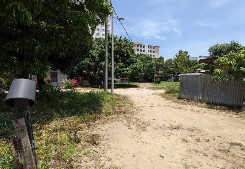 𝐓𝐚𝐧𝐚𝐡 𝐊𝐨𝐦𝐞𝐫𝐬𝐢𝐚𝐥 𝐬𝐚𝐢𝐳 𝟐𝟐𝟏𝟕𝐦² 𝐬𝐞𝐛𝐞𝐥𝐚𝐡 𝐁𝐮𝐥𝐚𝐭𝐚𝐧 𝐋𝐚𝐝𝐚𝐧𝐠 𝐝𝐢 𝐓𝐞𝐧𝐠𝐚𝐡 𝐏𝐮𝐬𝐚𝐭 𝐁𝐚𝐧𝐝𝐚𝐫 𝐊.𝐓𝐑𝐆