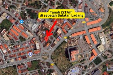 𝐓𝐚𝐧𝐚𝐡 𝐊𝐨𝐦𝐞𝐫𝐬𝐢𝐚𝐥 𝐬𝐚𝐢𝐳 𝟐𝟐𝟏𝟕𝐦² 𝐬𝐞𝐛𝐞𝐥𝐚𝐡 𝐁𝐮𝐥𝐚𝐭𝐚𝐧 𝐋𝐚𝐝𝐚𝐧𝐠 𝐝𝐢 𝐓𝐞𝐧𝐠𝐚𝐡 𝐏𝐮𝐬𝐚𝐭 𝐁𝐚𝐧𝐝𝐚𝐫 𝐊.𝐓𝐑𝐆