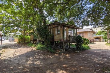 𝐓𝐚𝐧𝐚𝐡 𝐊𝐨𝐦𝐞𝐫𝐬𝐢𝐚𝐥 𝐬𝐚𝐢𝐳 𝟐𝟐𝟏𝟕𝐦² 𝐬𝐞𝐛𝐞𝐥𝐚𝐡 𝐁𝐮𝐥𝐚𝐭𝐚𝐧 𝐋𝐚𝐝𝐚𝐧𝐠 𝐝𝐢 𝐓𝐞𝐧𝐠𝐚𝐡 𝐏𝐮𝐬𝐚𝐭 𝐁𝐚𝐧𝐝𝐚𝐫 𝐊.𝐓𝐑𝐆