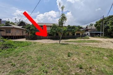 𝐓𝐚𝐧𝐚𝐡 𝐊𝐨𝐦𝐞𝐫𝐬𝐢𝐚𝐥 𝐬𝐚𝐢𝐳 𝟐𝟐𝟏𝟕𝐦² 𝐬𝐞𝐛𝐞𝐥𝐚𝐡 𝐁𝐮𝐥𝐚𝐭𝐚𝐧 𝐋𝐚𝐝𝐚𝐧𝐠 𝐝𝐢 𝐓𝐞𝐧𝐠𝐚𝐡 𝐏𝐮𝐬𝐚𝐭 𝐁𝐚𝐧𝐝𝐚𝐫 𝐊.𝐓𝐑𝐆