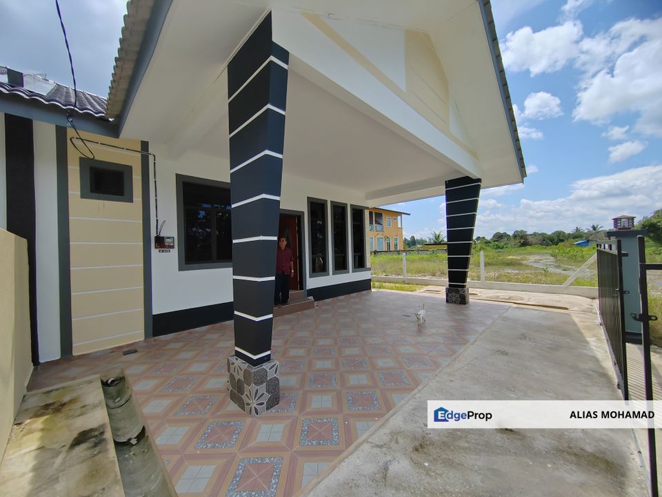 𝐑𝐔𝐌𝐀𝐇 𝐒𝐄𝐌𝐈-𝐃 𝐒𝐄𝐓𝐈𝐍𝐆𝐊𝐀𝐓 𝐃𝐈 𝐏𝐄𝐊𝐀𝐍 𝐁𝐔𝐊𝐈𝐓 𝐏𝐀𝐘𝐎𝐍𝐆, 𝐓𝐄𝐑𝐄𝐍𝐆𝐆𝐀𝐍𝐔 𝐁𝐄𝐑𝐃𝐄𝐊𝐀𝐓𝐀𝐍 𝐁𝐀𝐋𝐀𝐈 𝐏𝐎𝐋𝐈𝐒, Terengganu, Marang