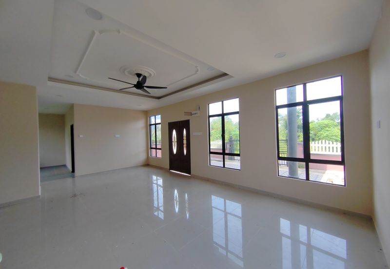 𝐑𝐔𝐌𝐀𝐇 𝐒𝐄𝐌𝐈-𝐃 𝟐 𝐓𝐈𝐍𝐆𝐊𝐀𝐓 𝐃𝐈 𝐊𝐆. 𝐏𝐀𝐃𝐀𝐍𝐆 𝐍𝐄𝐍𝐀𝐒 𝐁𝐄𝐑𝐃𝐄𝐊𝐀𝐓𝐀𝐍 𝐁𝐀𝐍𝐃𝐀𝐑 𝐁𝐀𝐑𝐔 𝐊𝐔𝐀𝐋𝐀 𝐍𝐄𝐑𝐔𝐒