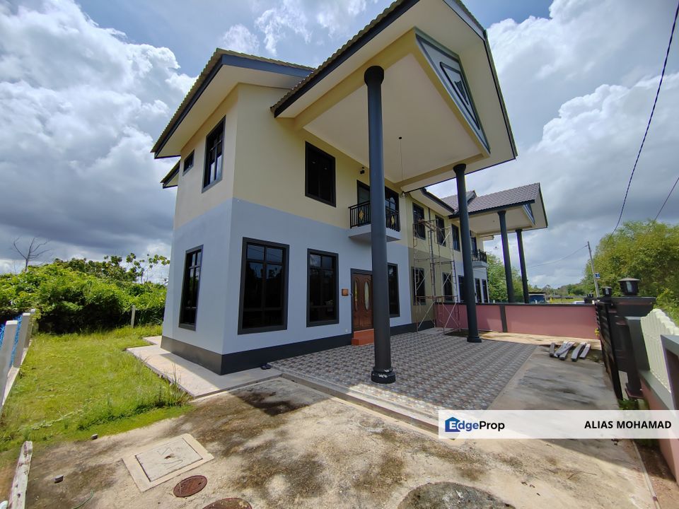 𝐑𝐔𝐌𝐀𝐇 𝐒𝐄𝐌𝐈-𝐃 𝟐 𝐓𝐈𝐍𝐆𝐊𝐀𝐓 𝐃𝐈 𝐊𝐆. 𝐏𝐀𝐃𝐀𝐍𝐆 𝐍𝐄𝐍𝐀𝐒 𝐁𝐄𝐑𝐃𝐄𝐊𝐀𝐓𝐀𝐍 𝐁𝐀𝐍𝐃𝐀𝐑 𝐁𝐀𝐑𝐔 𝐊𝐔𝐀𝐋𝐀 𝐍𝐄𝐑𝐔𝐒, Terengganu, 