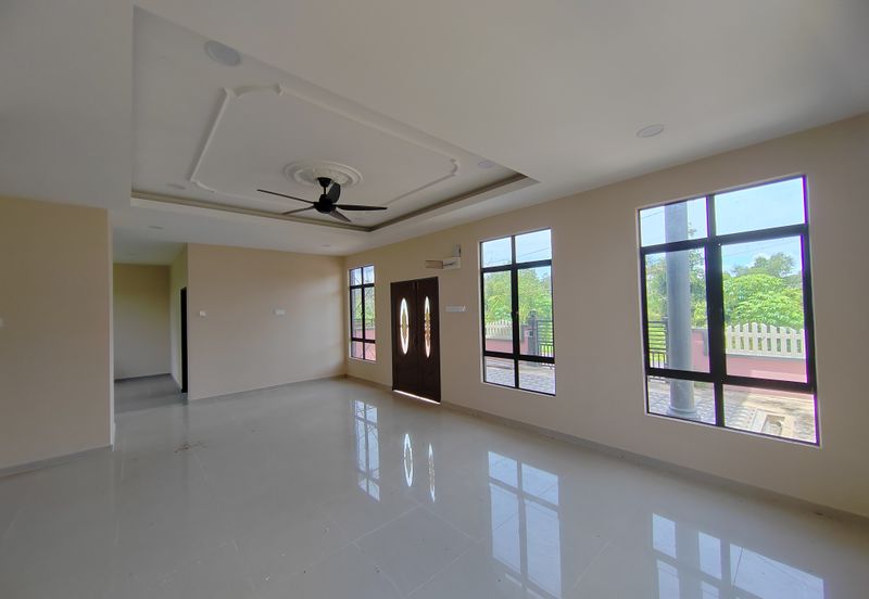 𝐑𝐔𝐌𝐀𝐇 𝐒𝐄𝐌𝐈-𝐃 𝟐 𝐓𝐈𝐍𝐆𝐊𝐀𝐓 𝐃𝐈 𝐊𝐆. 𝐏𝐀𝐃𝐀𝐍𝐆 𝐍𝐄𝐍𝐀𝐒 𝐁𝐄𝐑𝐃𝐄𝐊𝐀𝐓𝐀𝐍 𝐁𝐀𝐍𝐃𝐀𝐑 𝐁𝐀𝐑𝐔 𝐊𝐔𝐀𝐋𝐀 𝐍𝐄𝐑𝐔𝐒