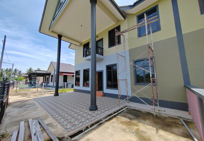 𝐑𝐔𝐌𝐀𝐇 𝐒𝐄𝐌𝐈-𝐃 𝟐 𝐓𝐈𝐍𝐆𝐊𝐀𝐓 𝐃𝐈 𝐊𝐆. 𝐏𝐀𝐃𝐀𝐍𝐆 𝐍𝐄𝐍𝐀𝐒 𝐁𝐄𝐑𝐃𝐄𝐊𝐀𝐓𝐀𝐍 𝐁𝐀𝐍𝐃𝐀𝐑 𝐁𝐀𝐑𝐔 𝐊𝐔𝐀𝐋𝐀 𝐍𝐄𝐑𝐔𝐒