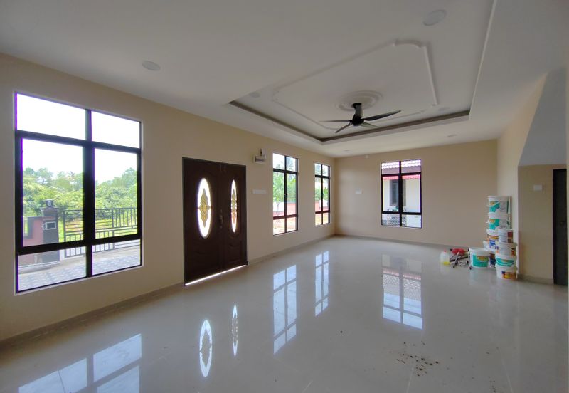 𝐑𝐔𝐌𝐀𝐇 𝐒𝐄𝐌𝐈-𝐃 𝟐 𝐓𝐈𝐍𝐆𝐊𝐀𝐓 𝐃𝐈 𝐊𝐆. 𝐏𝐀𝐃𝐀𝐍𝐆 𝐍𝐄𝐍𝐀𝐒 𝐁𝐄𝐑𝐃𝐄𝐊𝐀𝐓𝐀𝐍 𝐁𝐀𝐍𝐃𝐀𝐑 𝐁𝐀𝐑𝐔 𝐊𝐔𝐀𝐋𝐀 𝐍𝐄𝐑𝐔𝐒