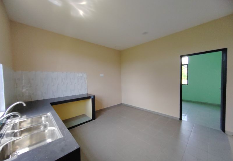 𝐑𝐔𝐌𝐀𝐇 𝐒𝐄𝐌𝐈-𝐃 𝟐 𝐓𝐈𝐍𝐆𝐊𝐀𝐓 𝐃𝐈 𝐊𝐆. 𝐏𝐀𝐃𝐀𝐍𝐆 𝐍𝐄𝐍𝐀𝐒 𝐁𝐄𝐑𝐃𝐄𝐊𝐀𝐓𝐀𝐍 𝐁𝐀𝐍𝐃𝐀𝐑 𝐁𝐀𝐑𝐔 𝐊𝐔𝐀𝐋𝐀 𝐍𝐄𝐑𝐔𝐒