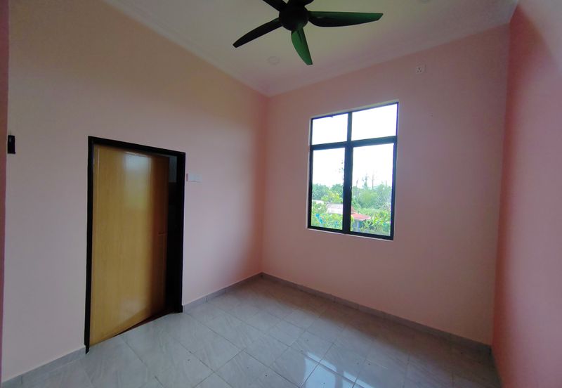 𝐑𝐔𝐌𝐀𝐇 𝐒𝐄𝐌𝐈-𝐃 𝟐 𝐓𝐈𝐍𝐆𝐊𝐀𝐓 𝐃𝐈 𝐊𝐆. 𝐏𝐀𝐃𝐀𝐍𝐆 𝐍𝐄𝐍𝐀𝐒 𝐁𝐄𝐑𝐃𝐄𝐊𝐀𝐓𝐀𝐍 𝐁𝐀𝐍𝐃𝐀𝐑 𝐁𝐀𝐑𝐔 𝐊𝐔𝐀𝐋𝐀 𝐍𝐄𝐑𝐔𝐒