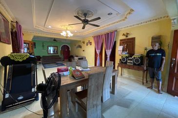 Rumah Banglo Satu Tingkat Di Kg Padang Mengkuang, Bukit Payung, Marang Terengganu