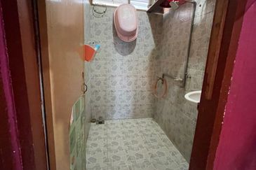 Rumah Banglo Satu Tingkat Di Kg Padang Mengkuang, Bukit Payung, Marang Terengganu