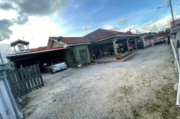 Rumah Banglo Satu Tingkat Di Kg Padang Mengkuang, Bukit Payung, Marang Terengganu