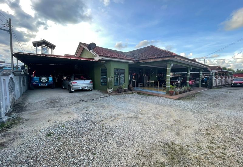 Rumah Banglo Satu Tingkat Di Kg Padang Mengkuang, Bukit Payung, Marang Terengganu