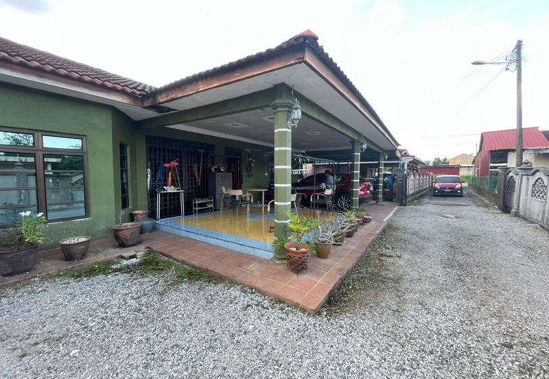 Rumah Banglo Satu Tingkat Di Kg Padang Mengkuang, Bukit Payung, Marang Terengganu
