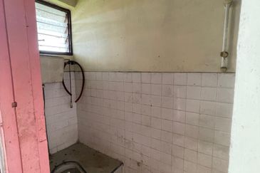 [Non Bumi Unit] Rumah Flat di Gelong Bilal Jalan Pasir Panjang, Kuala Terengganu, Terengganu