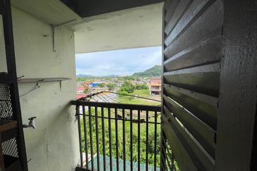 [Non Bumi Unit] Rumah Flat di Gelong Bilal Jalan Pasir Panjang, Kuala Terengganu, Terengganu