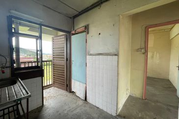 [Non Bumi Unit] Rumah Flat di Gelong Bilal Jalan Pasir Panjang, Kuala Terengganu, Terengganu