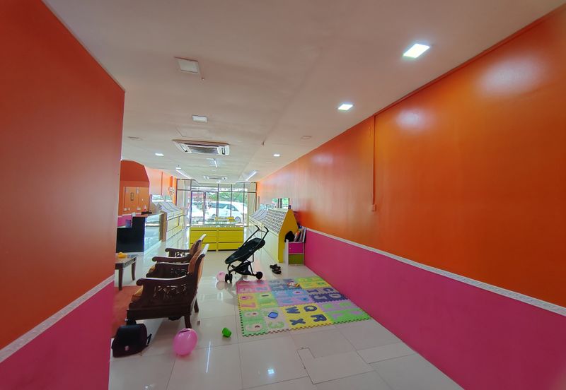 [NON BUMI UNIT] Shoplot 3 Tingkat di Dataran Austin, Gong Badak, Kuala Nerus Terengganu [Disewa oleh Baterihub]