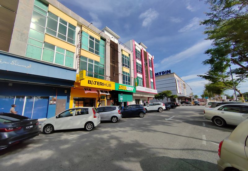 [NON BUMI UNIT] Shoplot 3 Tingkat di Dataran Austin, Gong Badak, Kuala Nerus Terengganu [Disewa oleh Baterihub]
