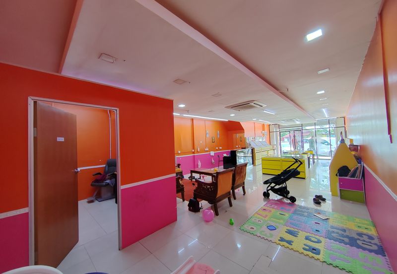 [NON BUMI UNIT] Shoplot 3 Tingkat di Dataran Austin, Gong Badak, Kuala Nerus Terengganu [Disewa oleh Baterihub]