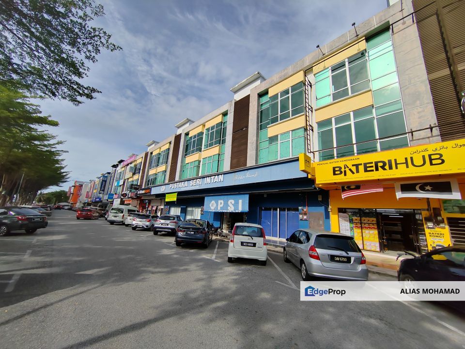 [NON BUMI UNIT] Shoplot 3 Tingkat di Dataran Austin, Gong Badak, Kuala Nerus Terengganu [Disewa oleh Baterihub], Terengganu, 