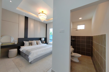 RUMAH BANGLO &  SEMI-D SETINGKAT EKSLUSIF MEWAH & MODEN DI WAKAF TAPAI, MARANG SEBELAH AKADEMI BOMBA & IKBN WAKAF TAPAI