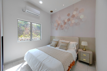 RUMAH BANGLO &  SEMI-D SETINGKAT EKSLUSIF MEWAH & MODEN DI WAKAF TAPAI, MARANG SEBELAH AKADEMI BOMBA & IKBN WAKAF TAPAI