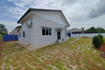 RUMAH BANGLO &  SEMI-D SETINGKAT EKSLUSIF MEWAH & MODEN DI WAKAF TAPAI, MARANG SEBELAH AKADEMI BOMBA & IKBN WAKAF TAPAI