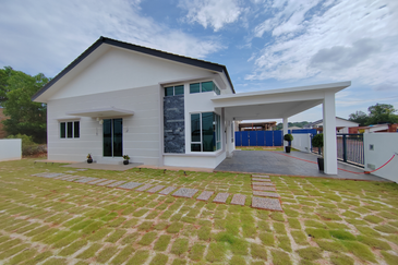 RUMAH BANGLO &  SEMI-D SETINGKAT EKSLUSIF MEWAH & MODEN DI WAKAF TAPAI, MARANG SEBELAH AKADEMI BOMBA & IKBN WAKAF TAPAI