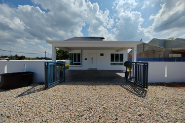 RUMAH BANGLO &  SEMI-D SETINGKAT EKSLUSIF MEWAH & MODEN DI WAKAF TAPAI, MARANG SEBELAH AKADEMI BOMBA & IKBN WAKAF TAPAI