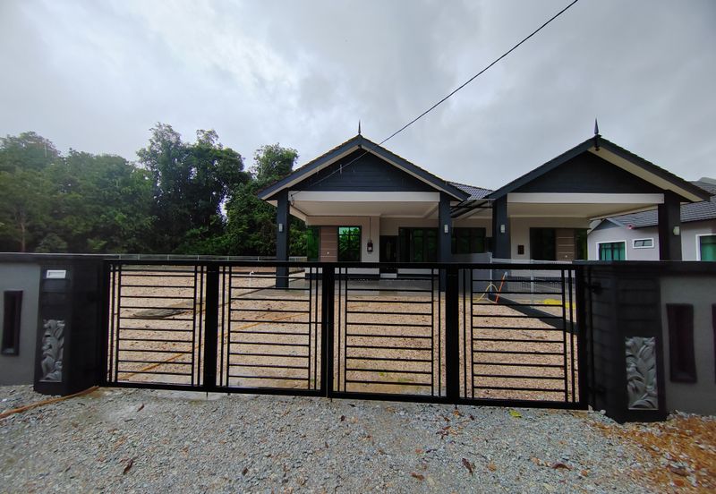 2 Unit Semi-D Setingkat di Kg. Pulau Manis, Kuala Terengganu sebelah SK Pulau Manis