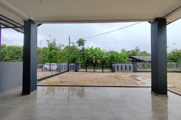 2 Unit Semi-D Setingkat di Kg. Pulau Manis, Kuala Terengganu sebelah SK Pulau Manis