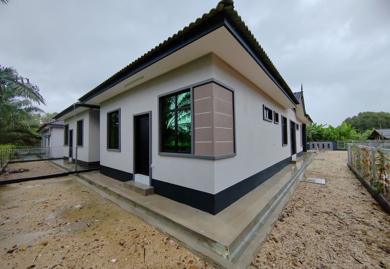 2 Unit Semi-D Setingkat di Kg. Pulau Manis, Kuala Terengganu sebelah SK Pulau Manis