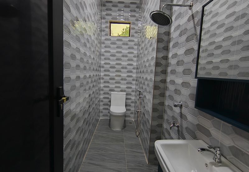 2 Unit Semi-D Setingkat di Kg. Pulau Manis, Kuala Terengganu sebelah SK Pulau Manis