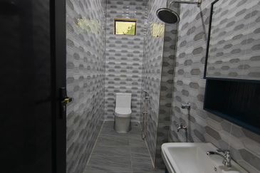 2 Unit Semi-D Setingkat di Kg. Pulau Manis, Kuala Terengganu sebelah SK Pulau Manis